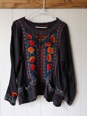 Johnny Was Cupro Embroidered Black Top with Red and Orange Embroidery Size Small